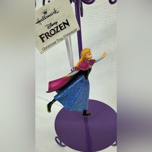 Hallmark Disney Princess Frozen Anna Skating Ornament NWT